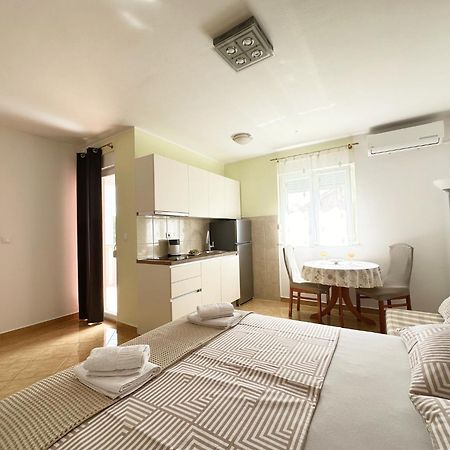 Apartments Vila Miranda Vodice Exterior foto