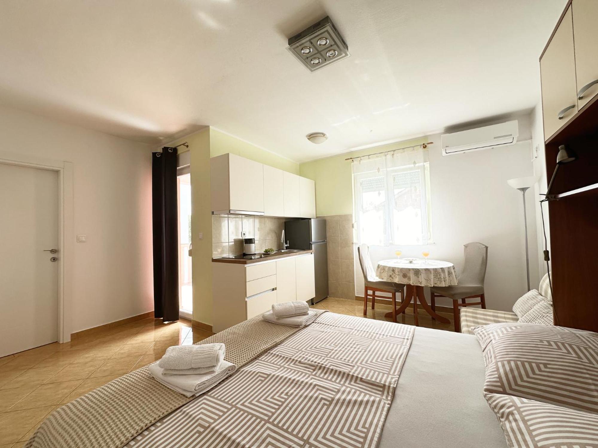 Apartments Vila Miranda Vodice Exterior foto