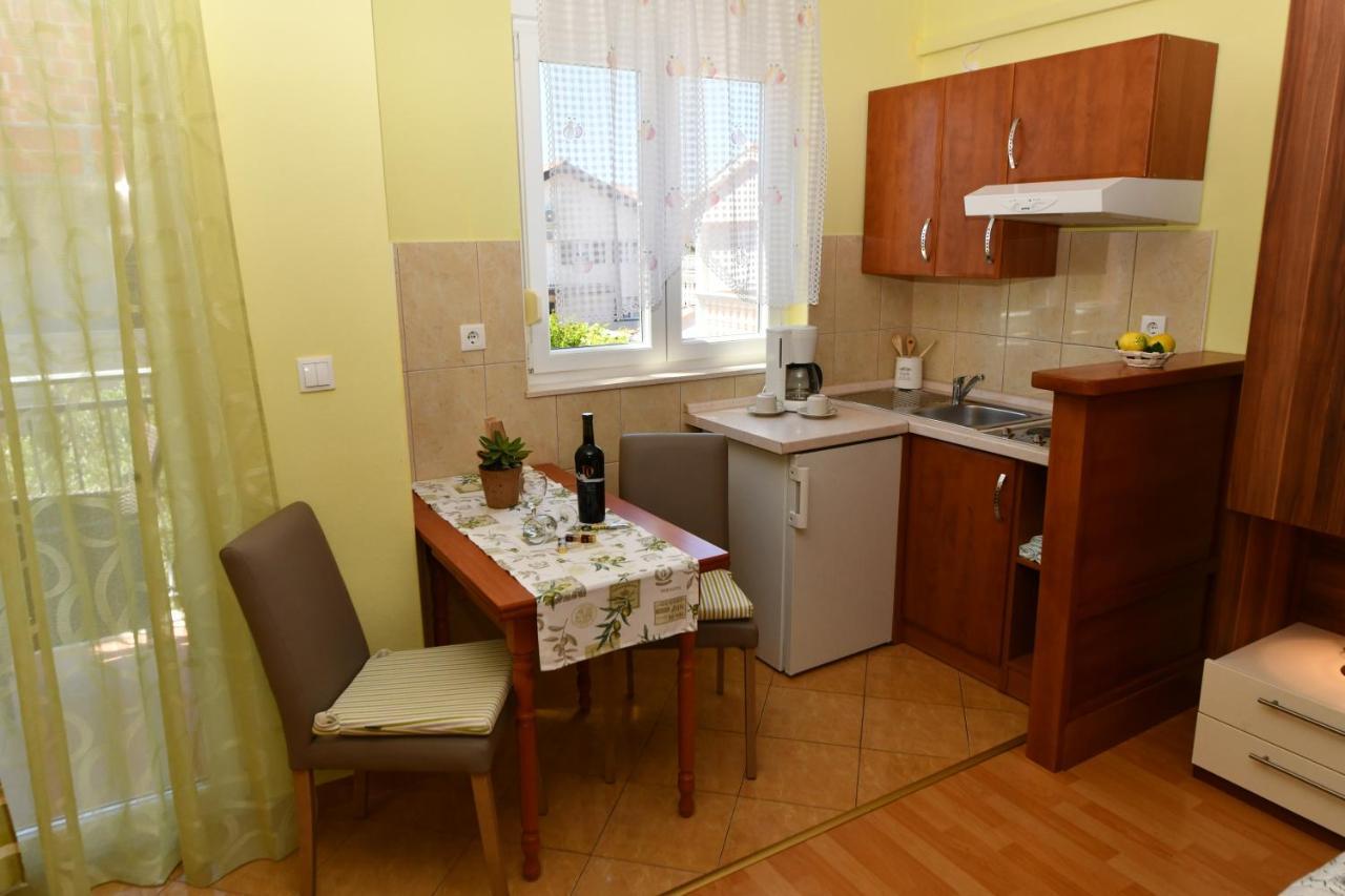 Apartments Vila Miranda Vodice Exterior foto
