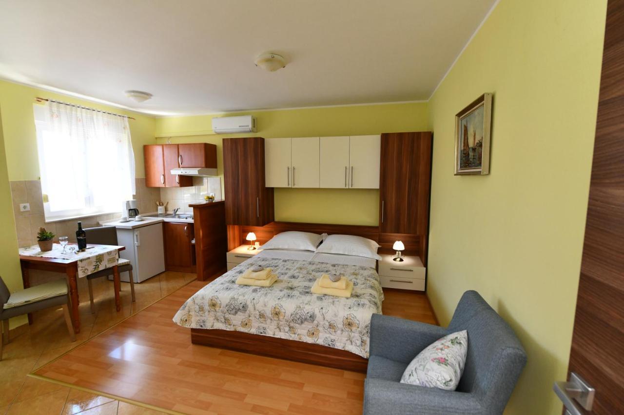 Apartments Vila Miranda Vodice Exterior foto