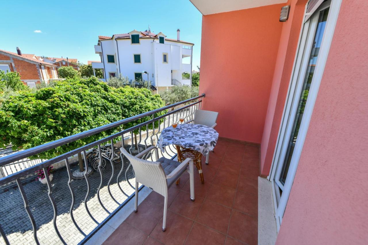 Apartments Vila Miranda Vodice Exterior foto