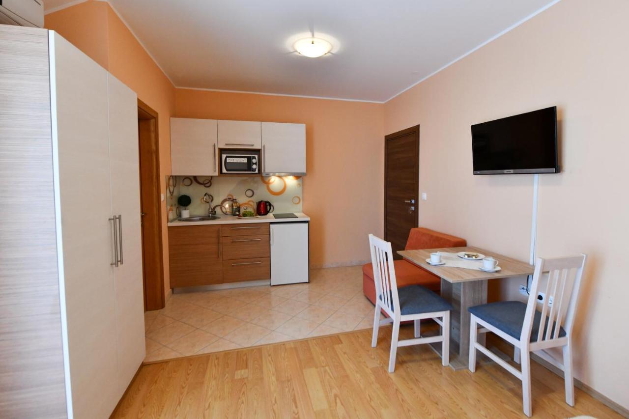 Apartments Vila Miranda Vodice Exterior foto