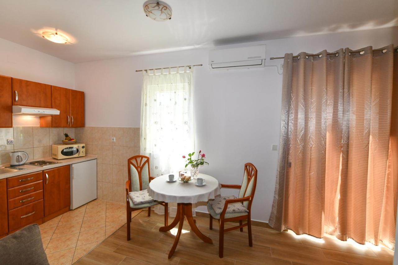 Apartments Vila Miranda Vodice Exterior foto